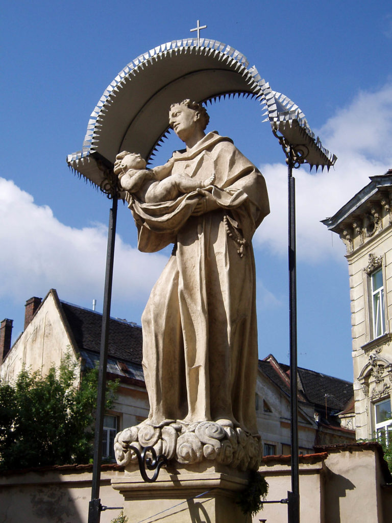church_of_saint_anthony_lviv_statue_of_saint_anthony_of_padua